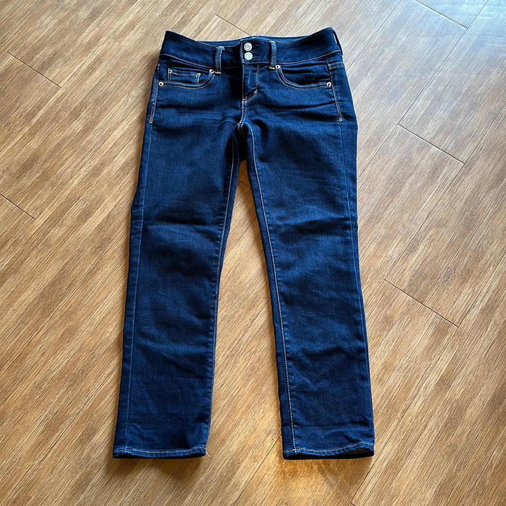 Women’s American eagle artist crop jeans dark wash